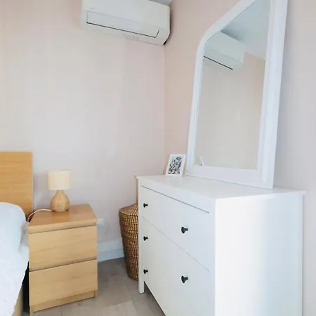 Apartamento L'Escale Azur - Apt 2 Prs - Vue Mer Et Cap D'Antibes Antibes